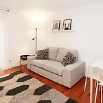 Feels Like Home Alfama Charming Duplex